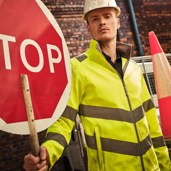 Regatta High Visibility Regatta High Visibility Pro Contrast Ablaze Soft Shell Jacket RG557 Regatta High Visibility Pro Contrast Ablaze Soft Shell Jacket Thumbnail